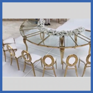 Katb Ketab C Table with Flower and Chairs