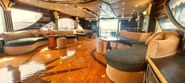 Valentine Yacht - Image 5