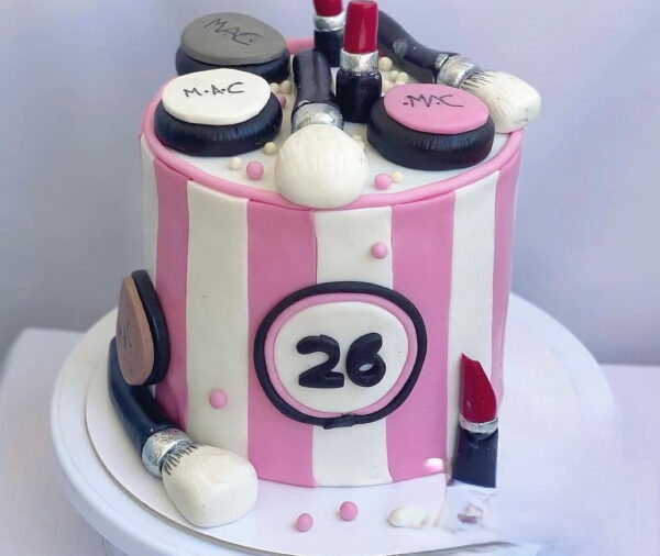 Makeup Cake By Cakerouz