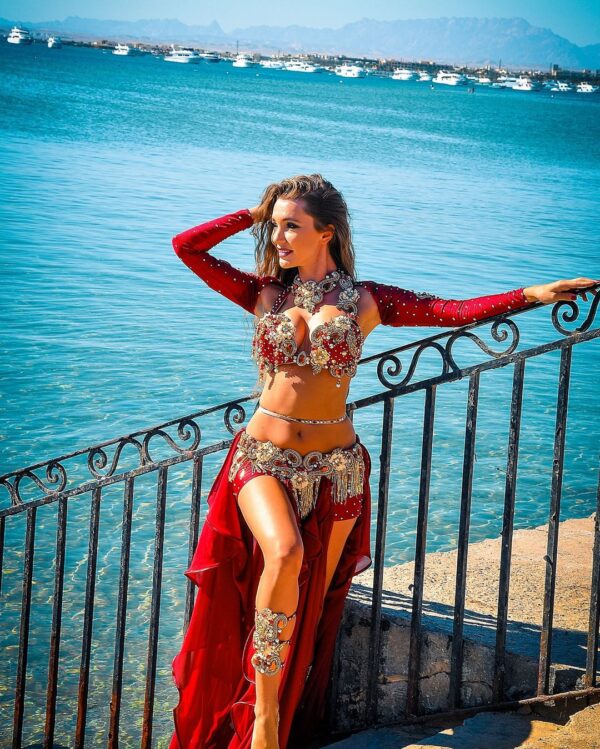 Anna Belly Dancer