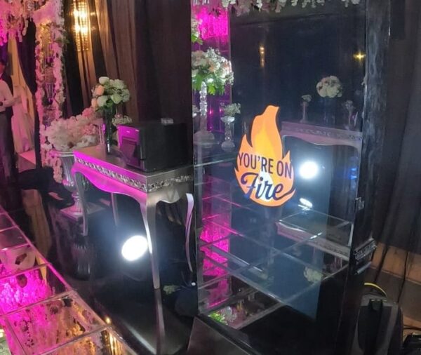 Tower Mirror booth By Joybooth