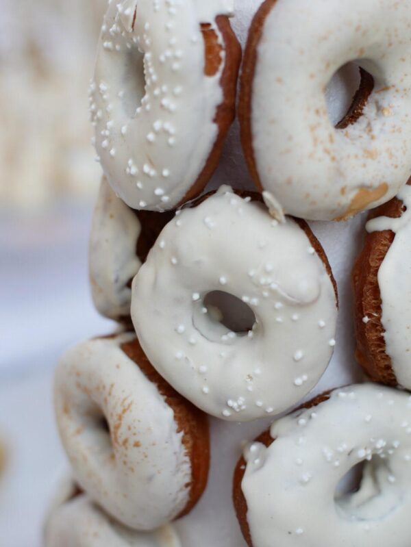 12 Donuts by Hanavio