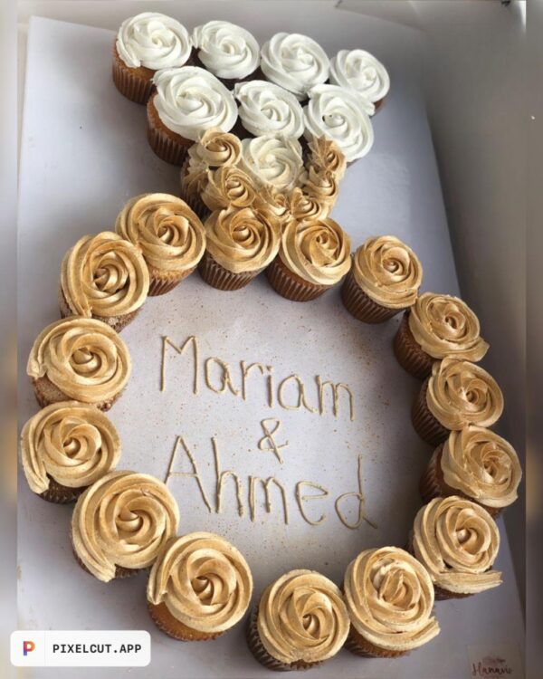 Unique engagement cake By Hanavio